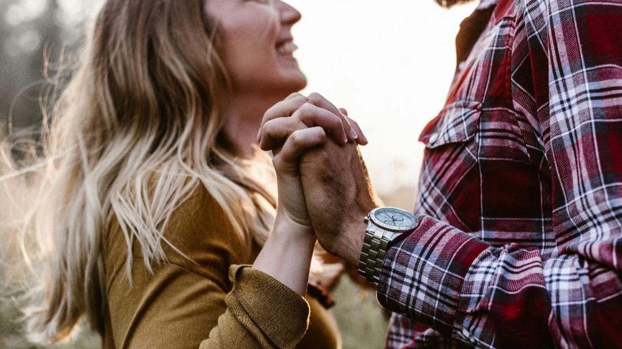 80 Kata Kata Buat Hubungan yang Menyentuh Hati