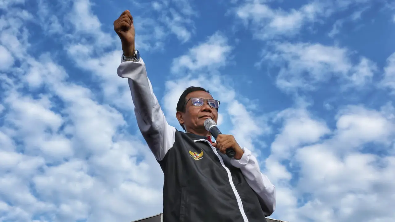 Cawapres nomor urut 3 Mahfud MD di Jalan Kostal Area, Kabupaten Karimun, Kepulauan Riau (Kepri), Sabtu (3/2/2024) (Istimewa)