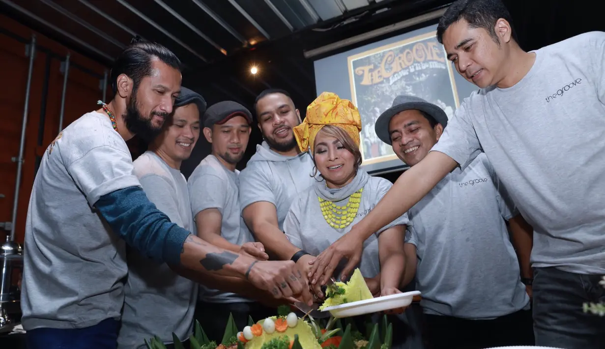Sebagai grup yang telah lama berkecimpung di industri musik, dari segi musikalitas, The Groove tetap berkembang sesuai dengan perkembangan musik saat ini. (Galih W. Satria/Bintang.com)