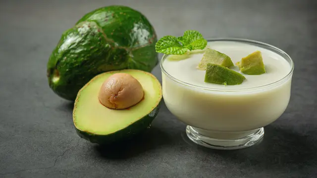 3. Tambahkan Sedikit Gula atau Madu