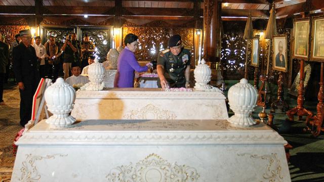 Panglima Tni Ziarah Ke Makam Soeharto News Liputan6 Com