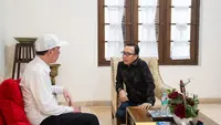 Potret Ari Lasso Diundang Makan-makan ke Rumah Jokowi, Akui Hubungan Kayak Bapak dan Anak