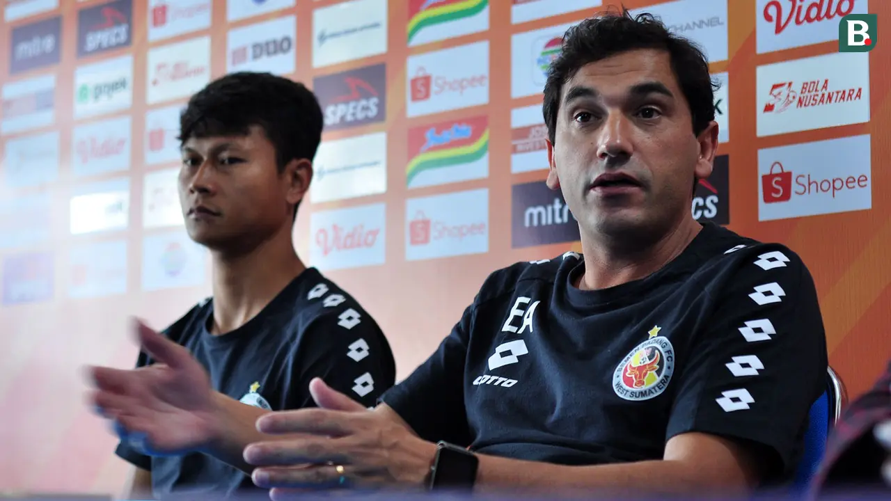 Dedi Gusmawan dan Eduardo Almeida (Semen Padang)