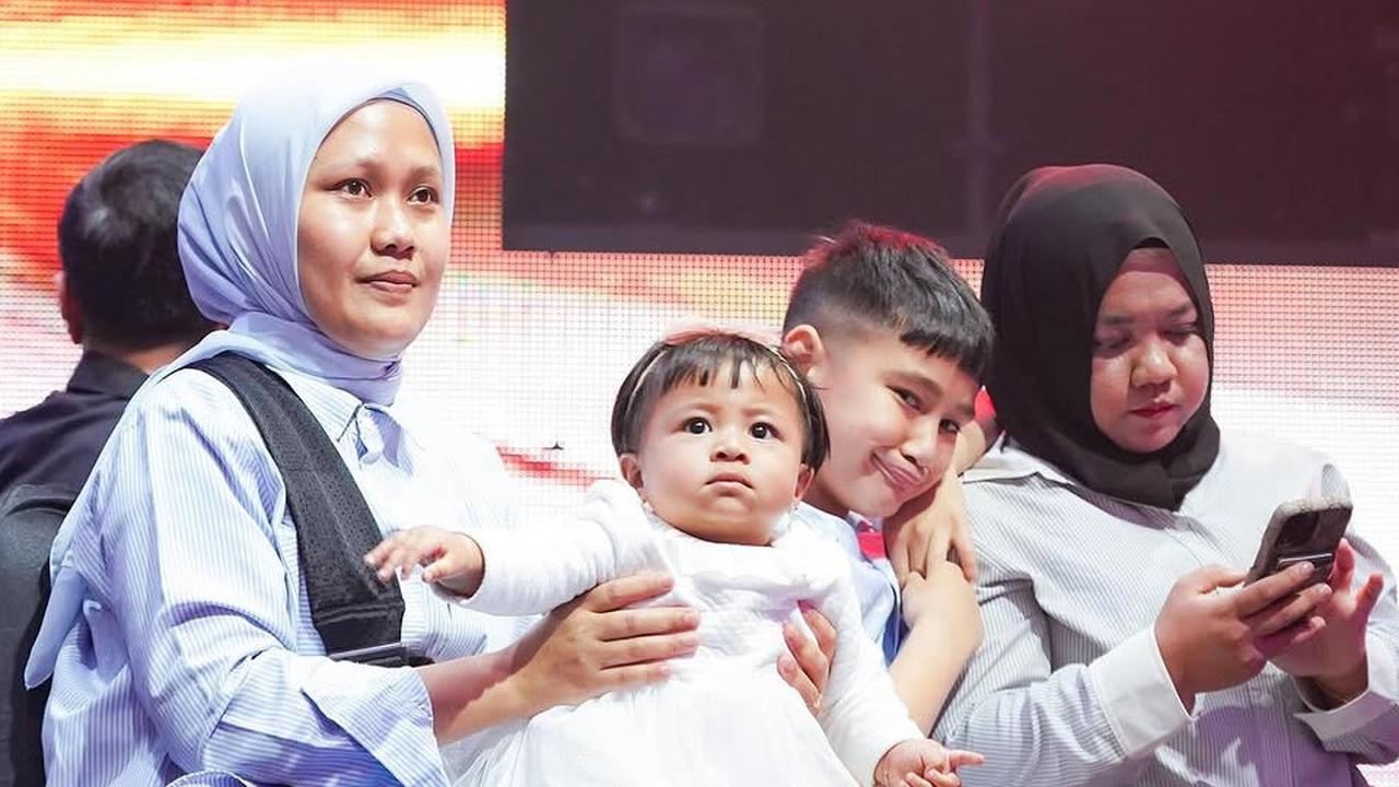 Momen Sweet Rafathar, Rayyanza dan Baby Lily Temani Raffi Ahmad Syuting