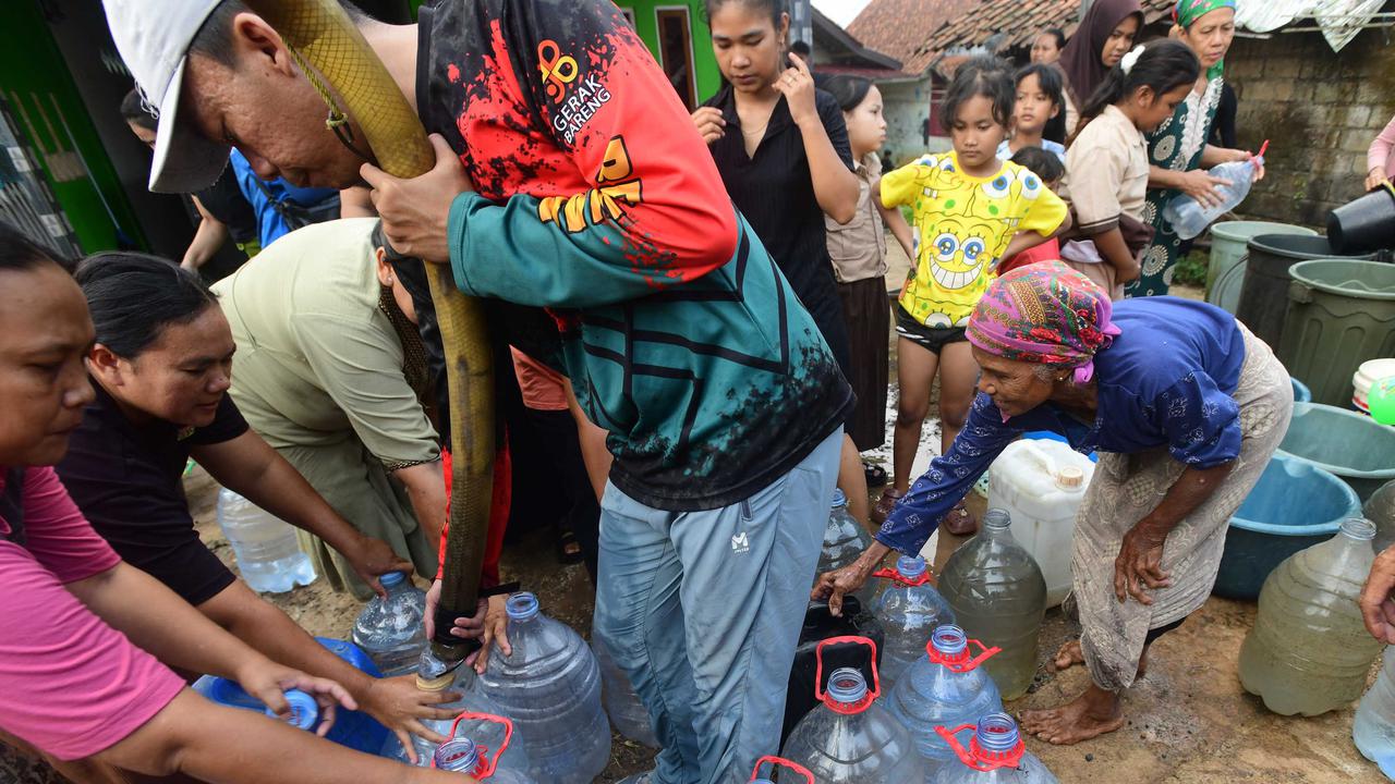 Kekeringan Meluas Ribuan Warga Bogor Kesulitan Air Bersih
