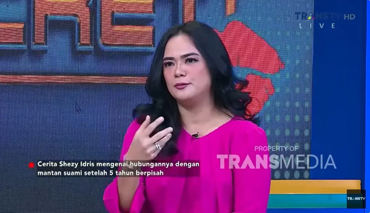 Shezy mengatakan sesuai kesepakatan pengadilan, mantan suaminya harus memberikan nafkah bulanan untuk anak-anaknya. "Harusnya ada," kata Shezt dilansir dari kanal Youtube TRANS TV Official. [Youtube/TRANS TV Official]