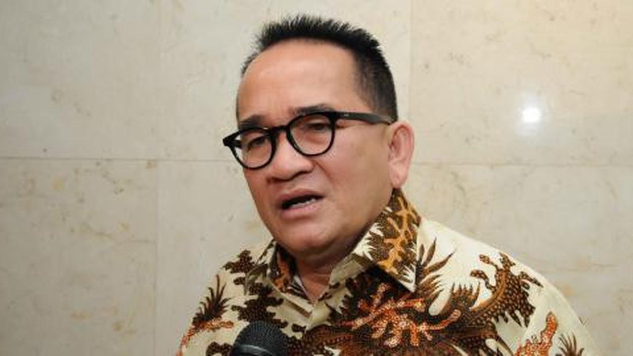 Max: Ruhut cukup ditegur tak perlu dipecat