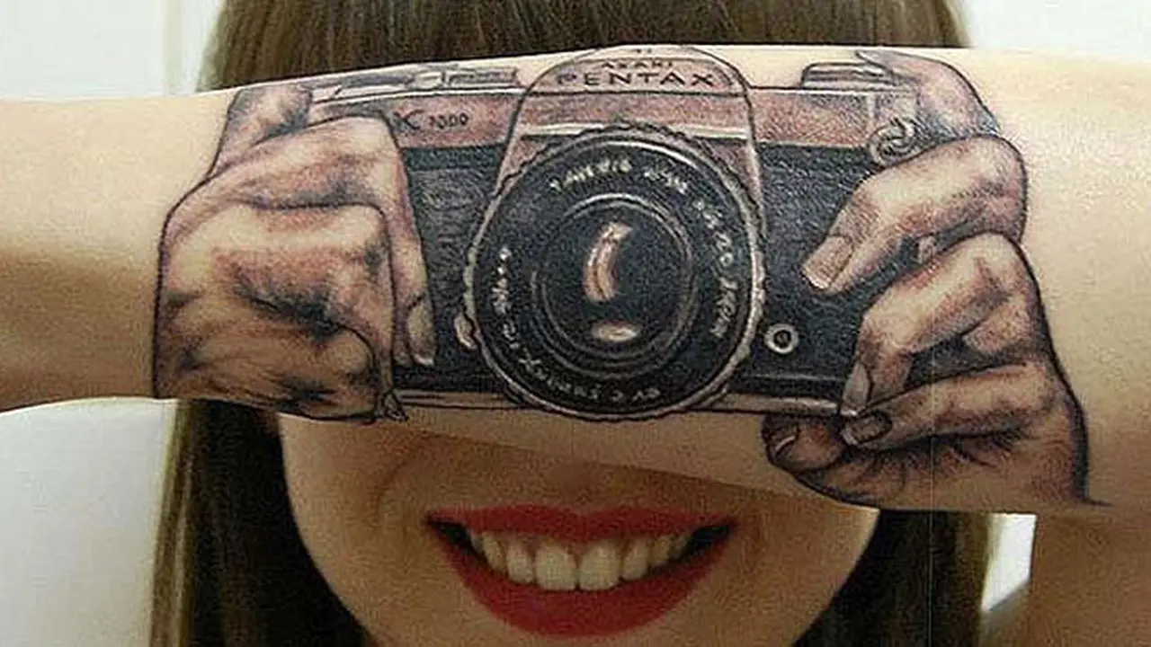 10 Tattoo Aneh yang Pernah Ada di Dunia