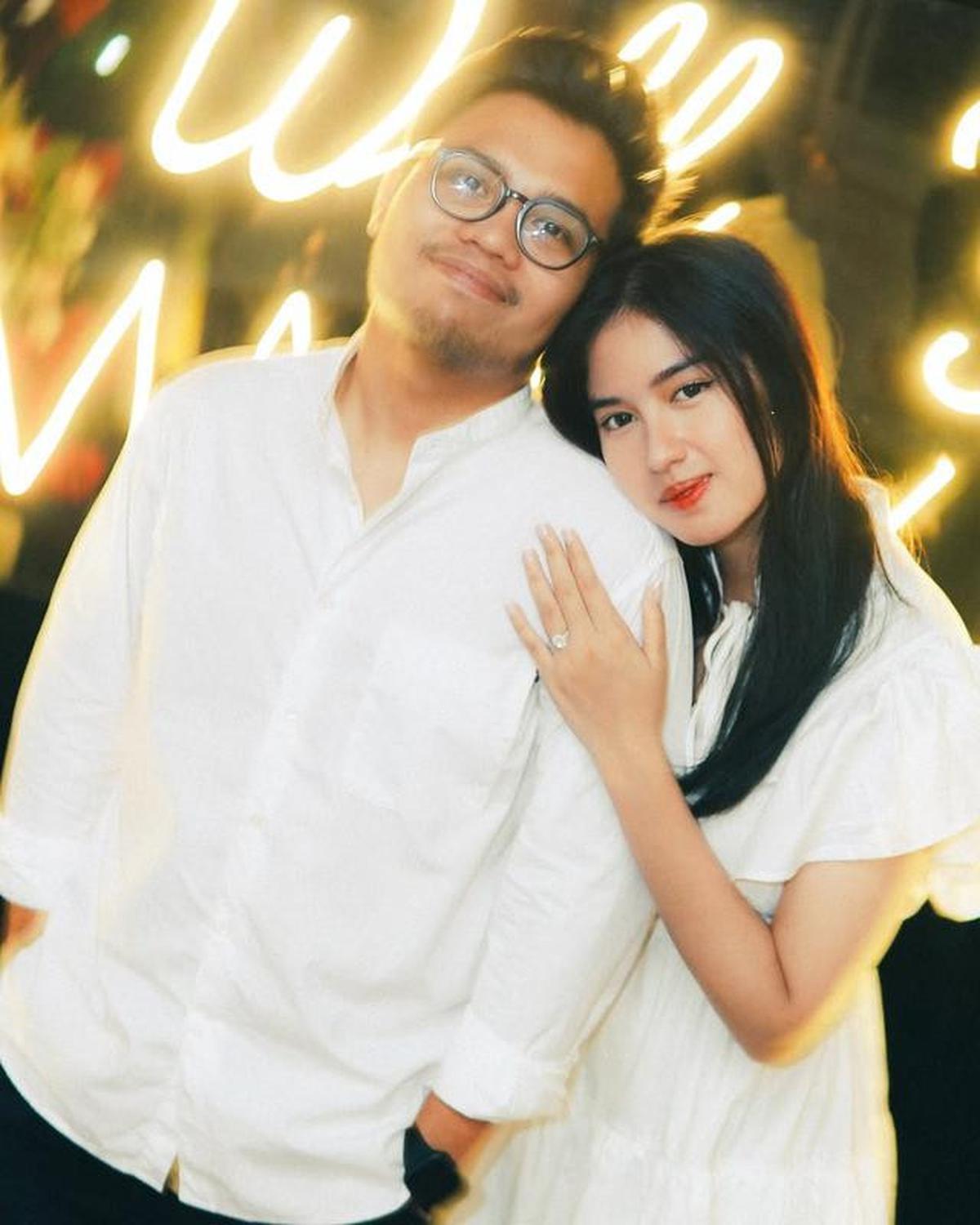 6 Mantan Artis Cilik Dilamar di 2025, Nakula Kussler Resmi Melamar Kekasih