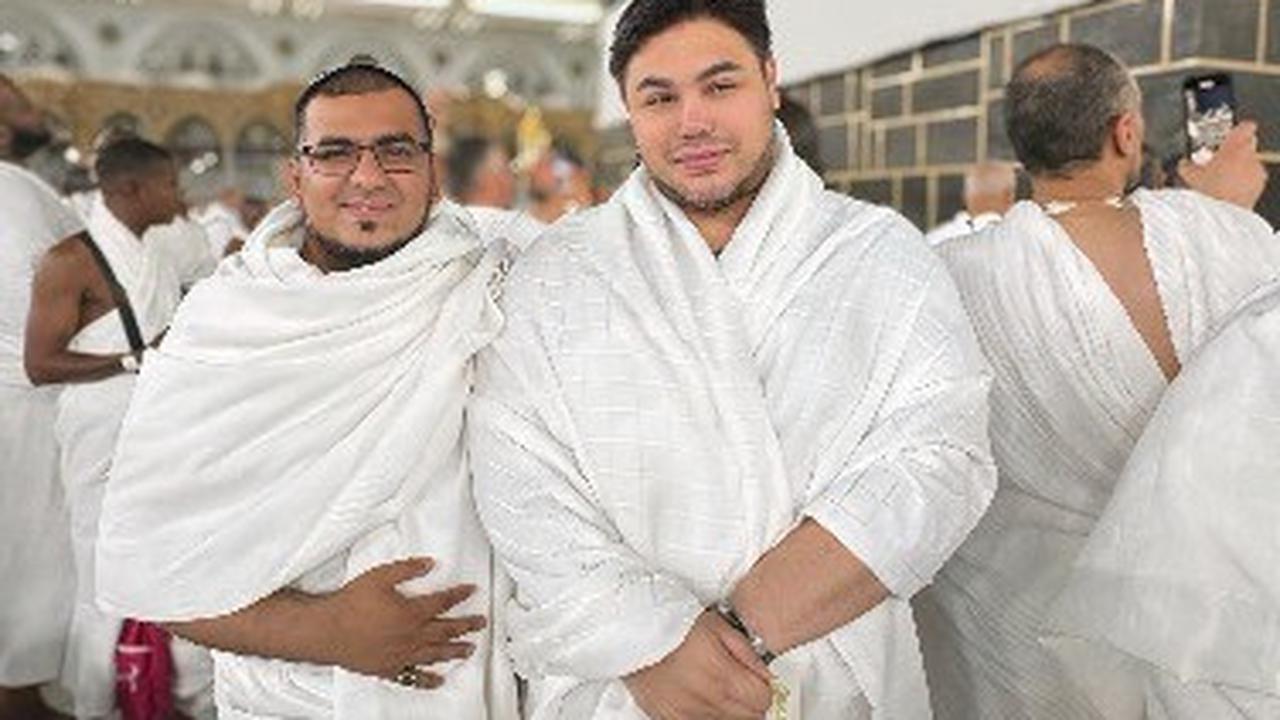 Ivan Gunawan Bertemu Keturunan Rasulullah di Masjidil Haram, Salat Subuh Bareng Sampai Minta Didoakan