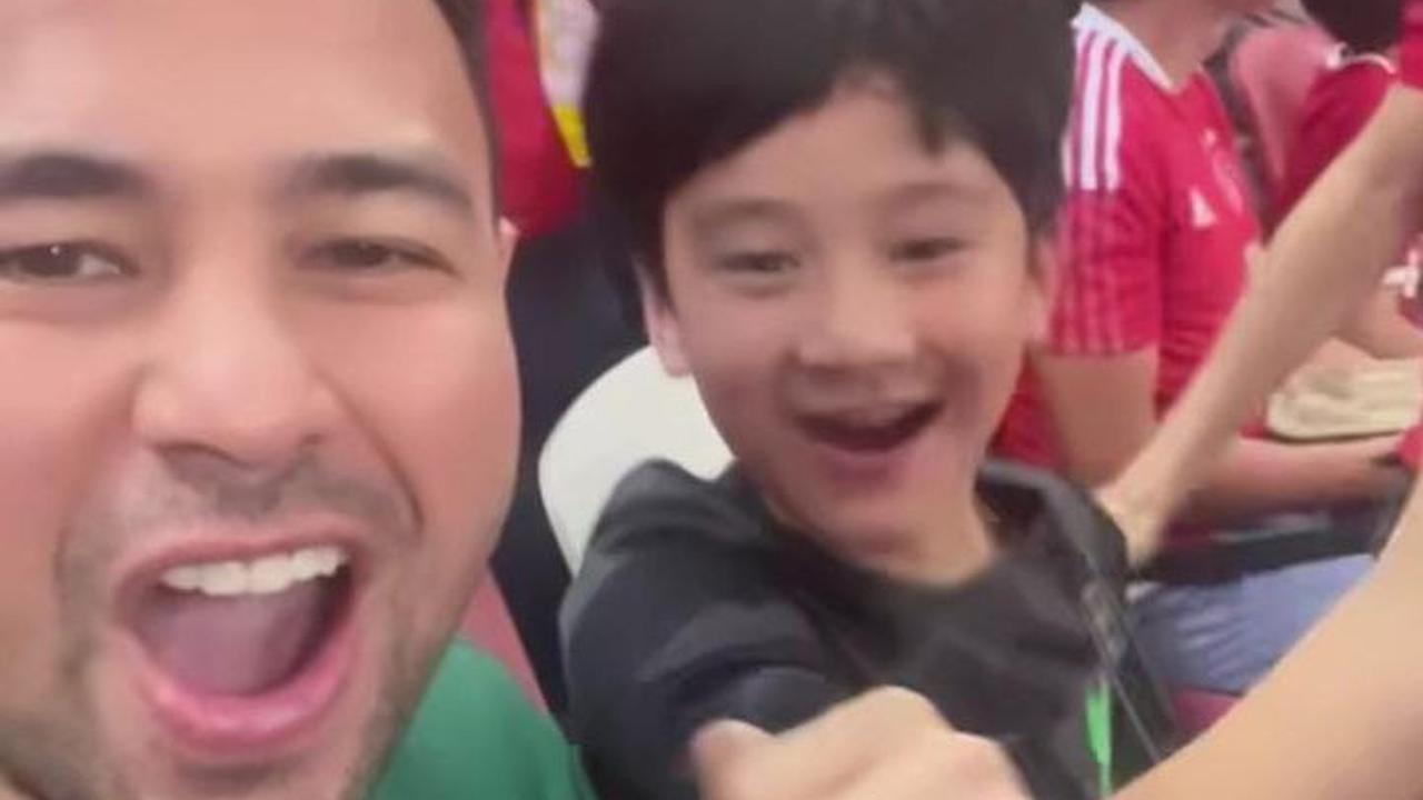 Tepati Janji, Raffi Ahmad Ajak Rafathar Nonton Pertandingan Liverpool Secara Langsung di Singapura