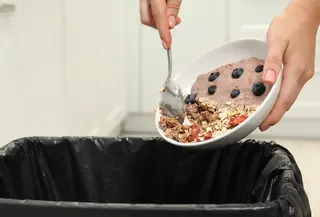 Masalah food waste yang perlu kamu ketahui./copyright depositphotos/ Photo by NewAfrica