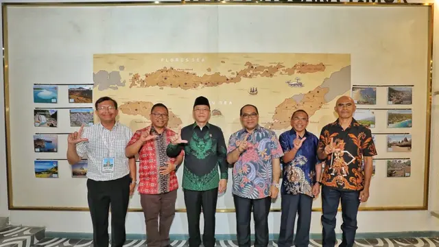 Plt Ketum PPP Muhamad Mardiono bertemu tokoh agama di Manggarai Barat, NTT