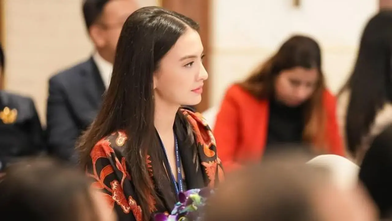 Potret Raline Shah Lakukan Kunjungan Kerja ke India sebagai Staf Khusus Kementerian Komdigi (credit: instagram/ralineshah)