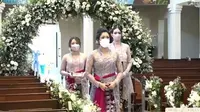 Dita Karang Pakai Kebaya di Pernikahan Kakaknya di Jogja. foto: Youtube 'Karang Kirana'