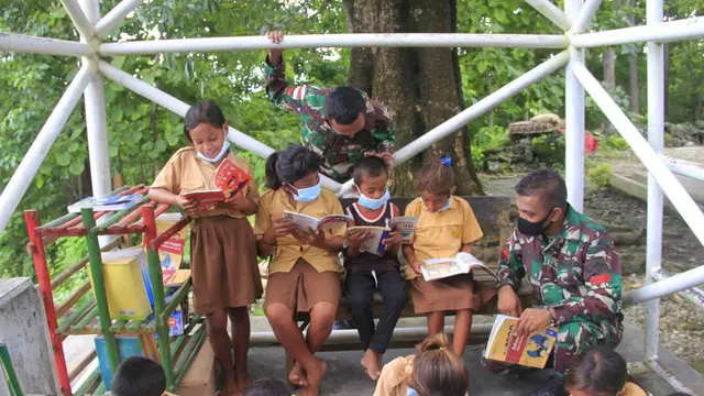 TNI buat perpustakaan di wilayah perbatasan