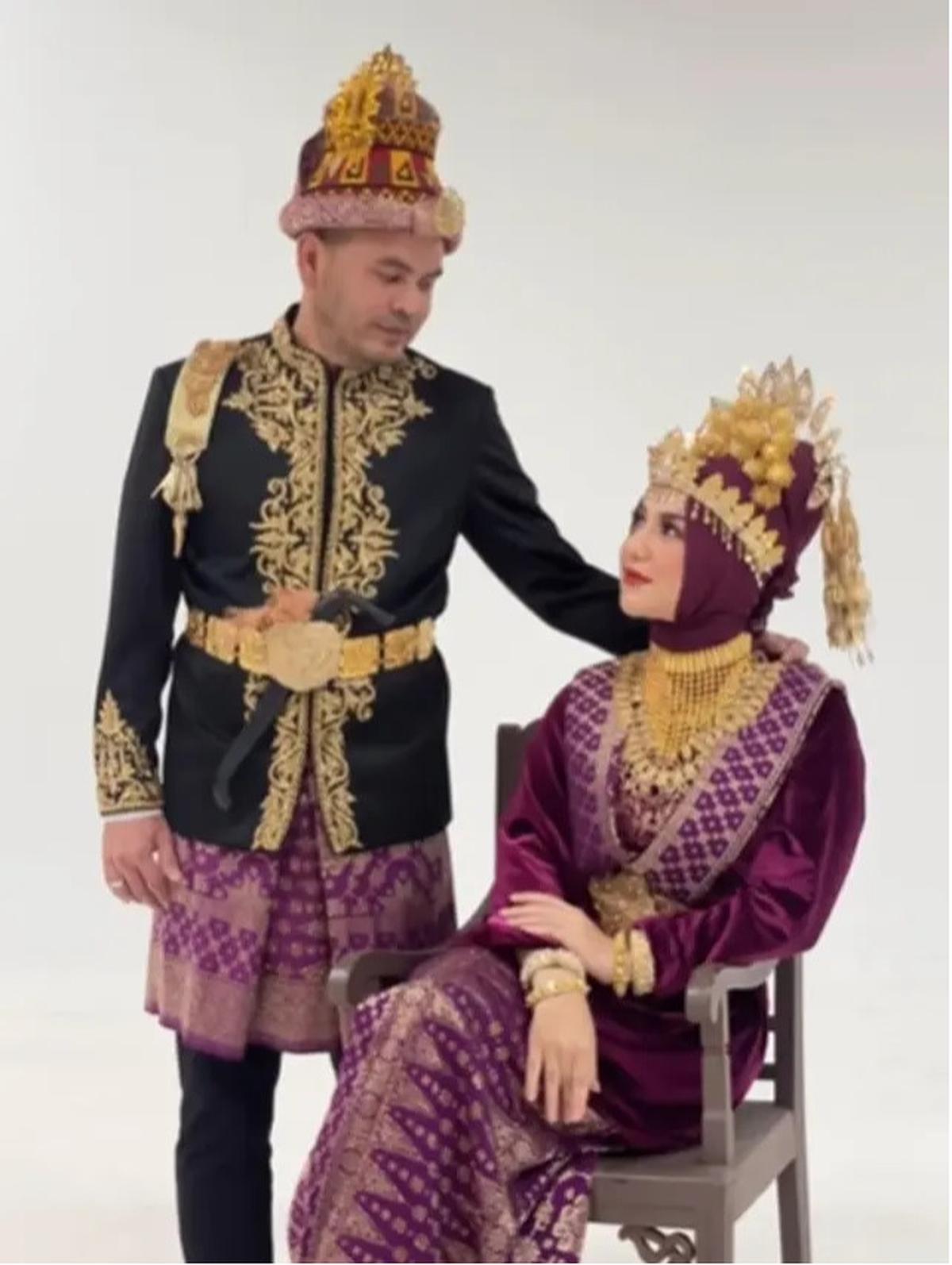 Photoshoot Irish Bella Bersama Keluarga