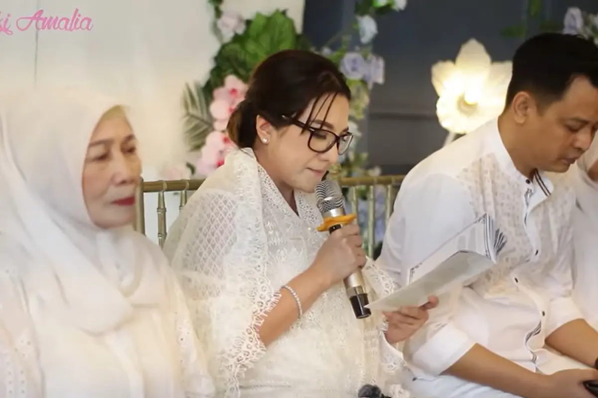 tasyakuran empat bulanan Kiki Amalia