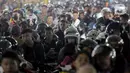 Data Kementerian Perhubungan pada Kamis (27/3) dini hari, jumlah kendaraan roda dua yang telah menyeberang dari Pelabuhan Ciwandan, Banten menuju ke Pelabuhan Bakauheni, Lampung mencapai 11.800 unit kendaraan roda dua. (Liputan6.com/Herman Zakharia)