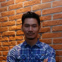 Fenomena alam yang terjadi pada Rabu, (9/3) pagi, membuat banyak daerah yang memanfaatkan untuk menarik wisatawan. Aktor Donny Alamsyah mengapresiasi hal tersebut. (Andy Masela/Bintang.com)