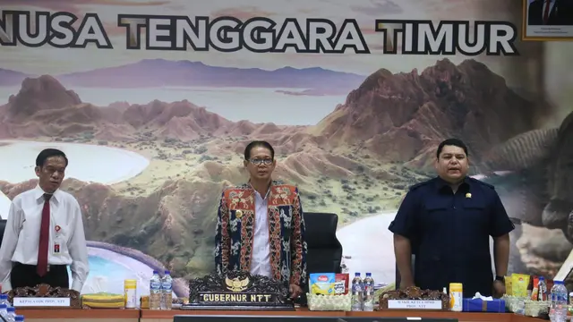 Penjabat Gubernur NTT, Dr. Andriko Noto Susanto, S.P, M.P. memimpin Rapat konsolidasi Penguatan Modal PT. Bank Pembangunan Daerah NTT. (Dok Bank NTT)