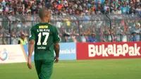 Nomor punggung 17 ternyata bukan nomor favorit David da Silva. (Bola.com/Aditya Wany)