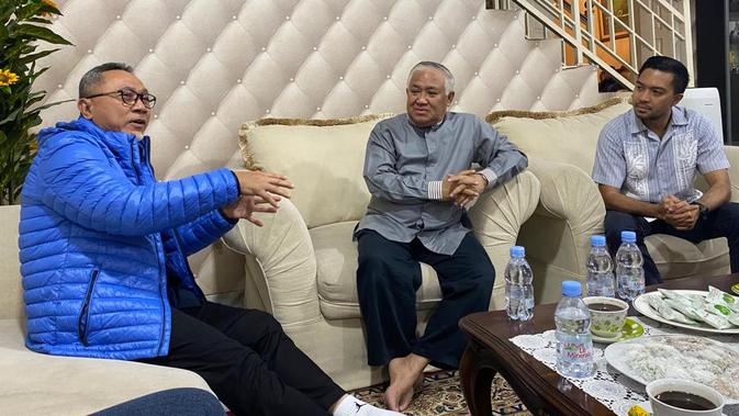 <p>Ketua Umum PAN Zulhas, Kamis siang (23/2/2023) mendatangi kediaman mantan Ketua Umum PP Muhammadiyah Din Syamsuddin di Jalan Margasatwa Raya, Pondok Labu, Jakarta Selatan (Istimewa)</p>