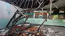 Ruang kelas yang rusak di SDN Klender 15, Jakarta Timur, Rabu (18/11/2015). Gedung sekolah yang dibangun tahun 1978 tersebut telah rusak dan terbengkalai selama tiga tahun. (Liputan6.com/Immanuel Antonius)