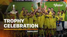 Berita video momen selebrasi skuad Villarreal saat penyerahan trofi juara Liga Europa 2020/2021, Kamis (27/5/2021) dinihari WIB.