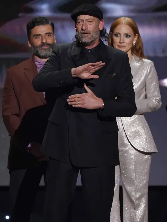 Troy Kotsur di SAG Awards 2022. (AP Photo/Chris Pizzello)