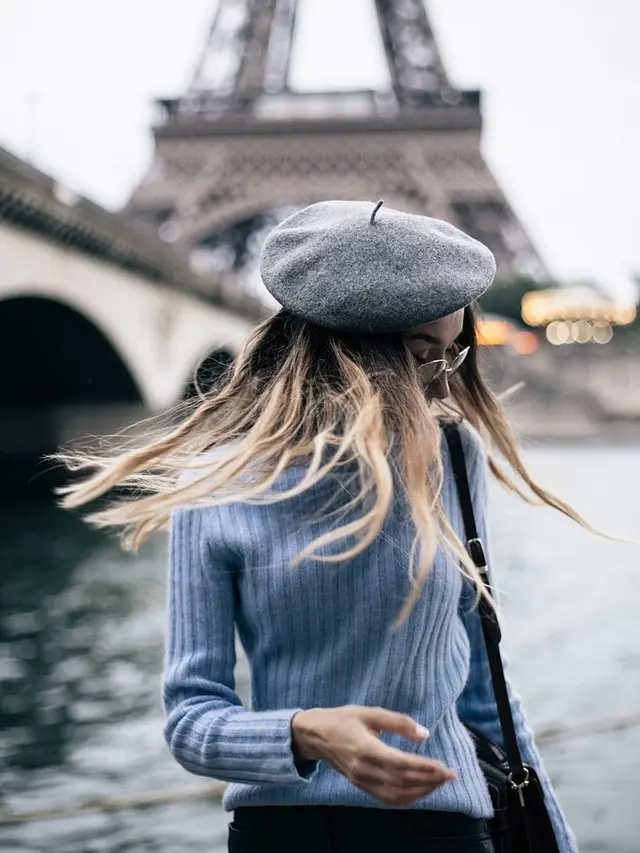 [Bintang] Bangun Kesiangan? Kamu Mesti Punya 5 Aksesoris Ngegemesin Ini