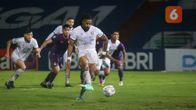Foto: Hasil BRI Liga 1, Arema FC Sukses Kalahkan Persik Kediri dalam Drama Lima Gol