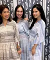 Mencari inspirasi outfit bukber Ramadan yang kasual? Gaya ibu pejabat Annisa Pohan yang anggun bisa menjadi referensi kamu nih. [@annisayudhoyono]