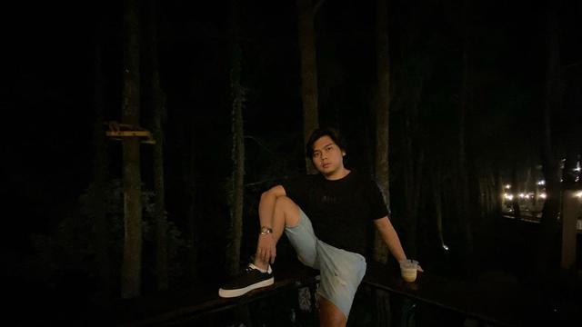 6 Potret Terbaru Adam Rama, Pemeran Hisyam ‘Tukang Bubur Naik Haji’