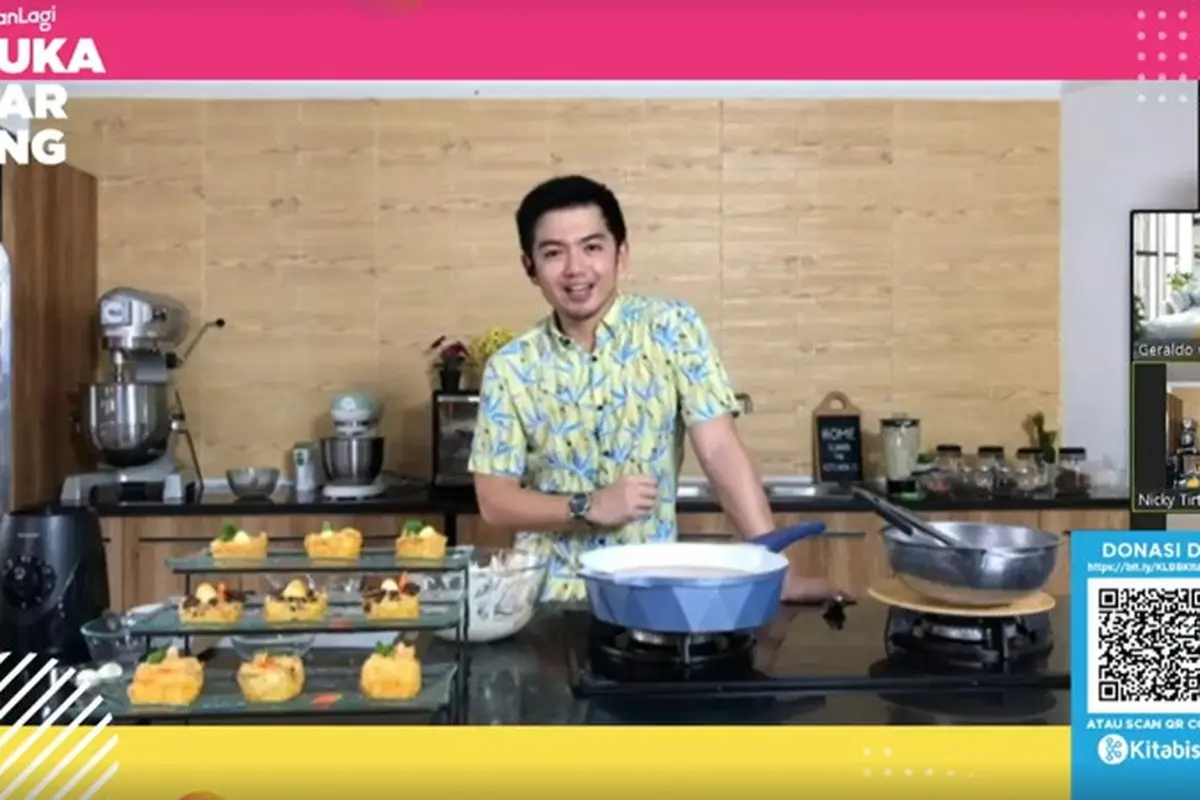 Buka Bareng Kapanlagi Youniverse bersama Nicky Tirta. (foto via Kapanlagi.com)