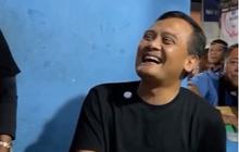 Gaya Santai Jenderal Polisi Bintang 3 Saat ke Pasar, Pakai Kaos Oblong dan Ngopi Cantik bareng Pedagang