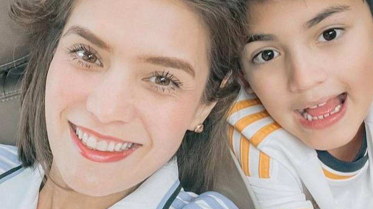 Beranjak Remaja, 8 Foto Quenzino Anak Sulung Carissa Putri Yang Makin Ganteng & Saleh