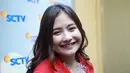 Prilly  membawakan lagu yang dipopulerkan Peterpan Ada Apa Denganmu bersama dengan Sheryl Sheinafia dan band yang tergabung dalam Young Girls. (Galih W. Satria/Bintang.com)