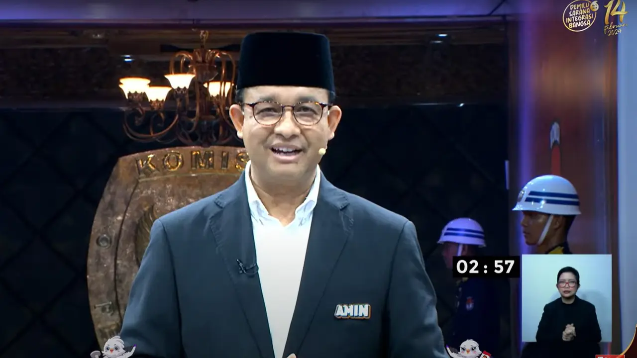 Anies Baswedan saat debat capres perdana di kantor Komisi Pemilihan Umum (KPU), Selasa (12/12/2023).