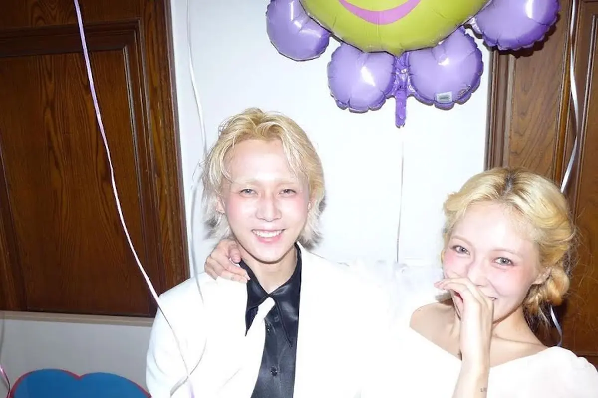 Makna dan Detail Cincin Tunangan HyunA dan DAWN