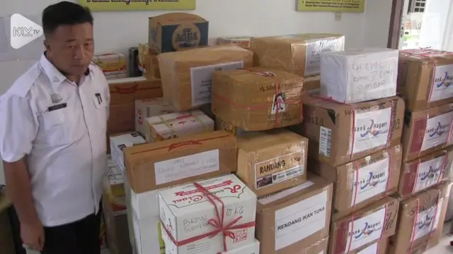 VIDEO: Bantuan 1,3 Ton Rendang Menumpuk Tak Bisa ke Palu