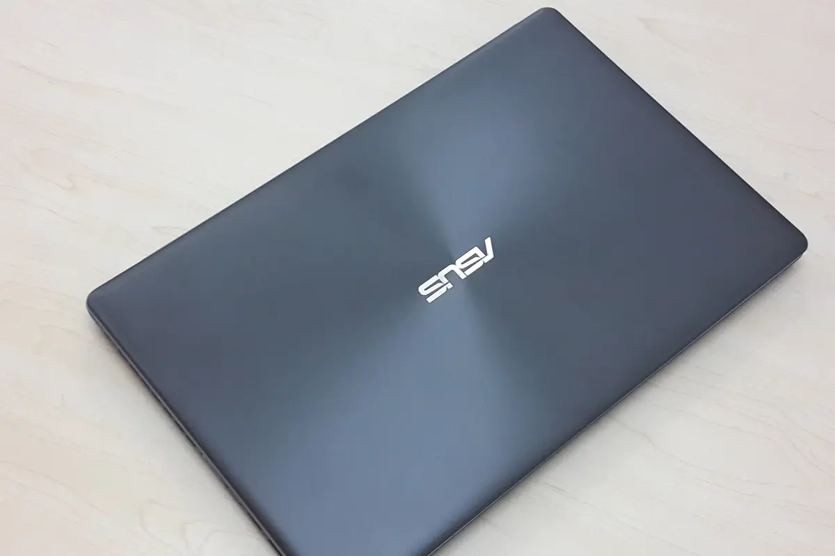 Asus X550Z, Laptop Bertenaga untuk Kerja & Main Game
