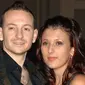 Chester Bennington dan istrinya, Talinda Bennington (Pinterest)