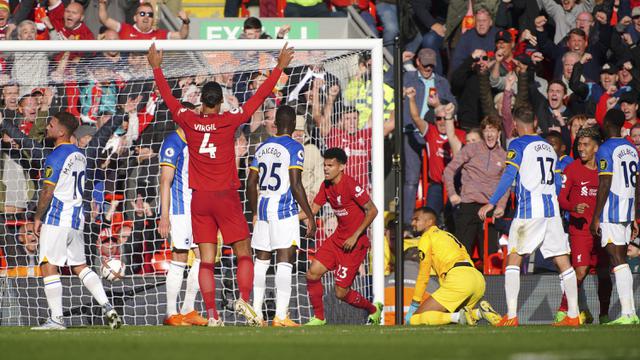 Foto: Hattrick Leandro Trossard Buyarkan Kemenangan Liverpool, Gol Debut Aubameyang dan Conor Gallagher Menangkan Chelsea