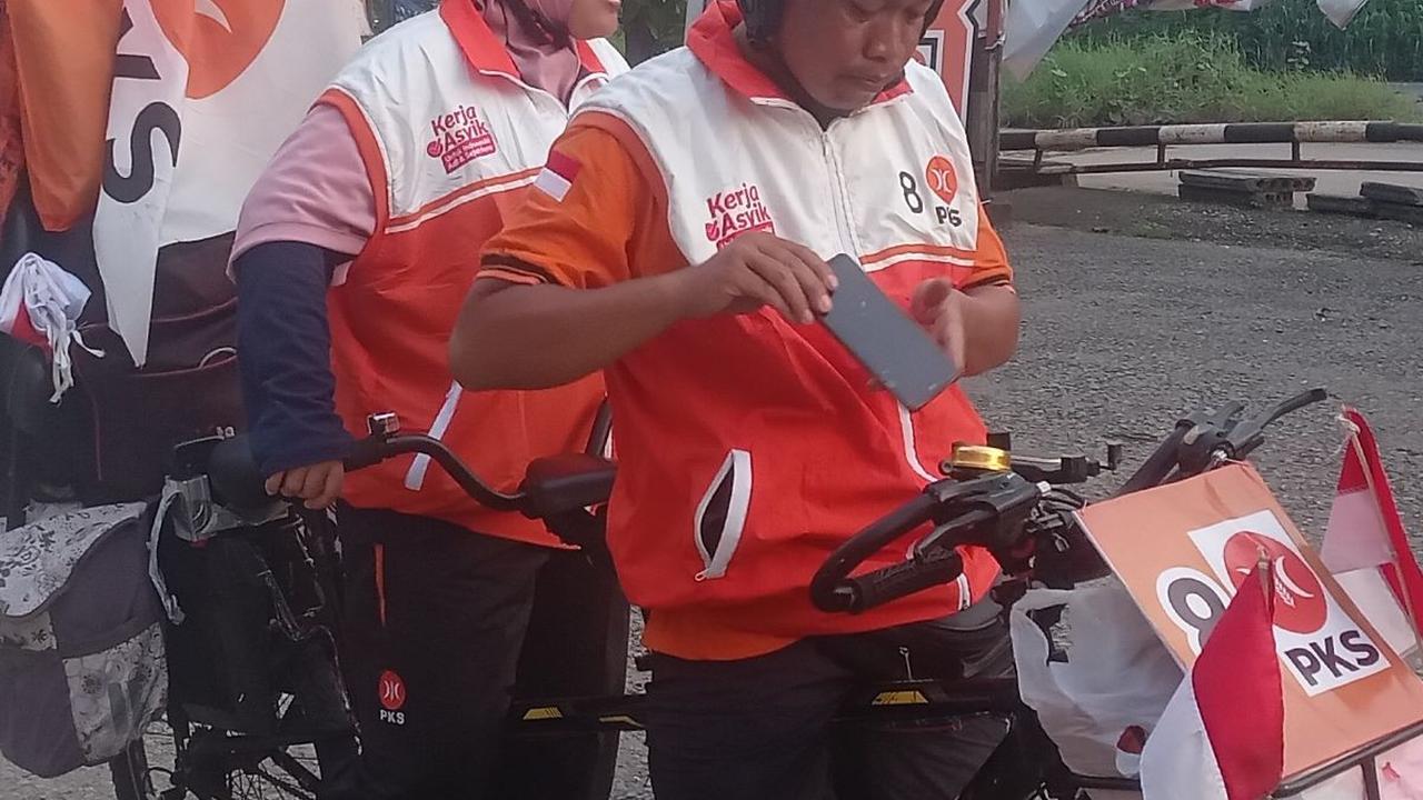 Bersepeda dari Yogyakarta, Pasutri Ini Ajak Masyarakat Hadiri Kampanye Akbar AMIN di JIS
