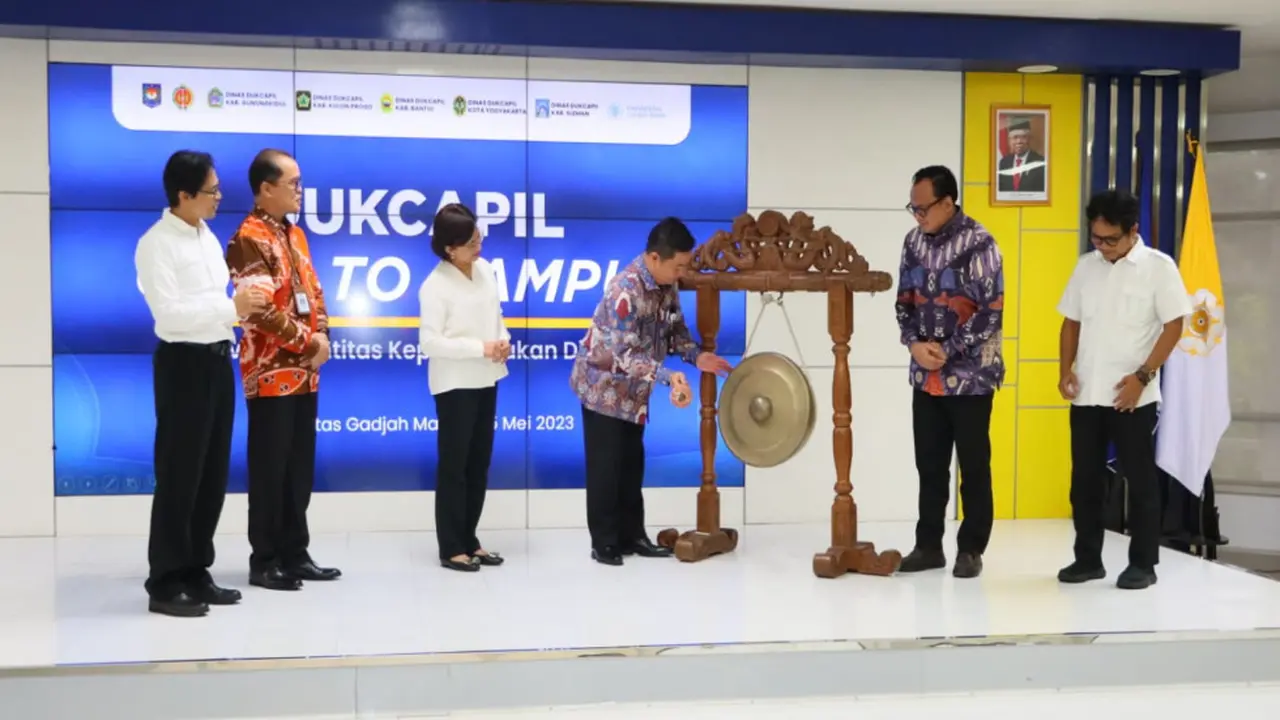Direktur Jenderal (Dirjen) Dukcapil Teguh Setyabudis to Campus