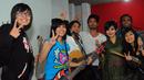 Sejumlah artis seperti Slank, Glenn Fredly, Tompi, Yuni Shara, Olga Lidia, Ian Antono, Oppie Andaresta, Mike Idol menggelar latihan terakhir di di Gang Potlot, Jakarta, Kamis (3/7/14). (Liputan6.com/Faisal R Syam)