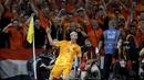 Pemain Timnas Belanda, Wout Weghorst, melakukan selebrasi setelah mencetak gol ke gawang Timnas Irlandia dalam pertandingan grup B Kualifikasi Euro 2024 yang berlangsung di Aviva Stadium, Dublin, Senin (11/9/2023) dini hari WIB. (AP/PA/Donall Farmer)