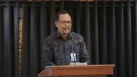 Rektor Universitas Udayana Ngakan Putu Gede Suardana saat membuka seminar “Pungutan Wisman untuk Pariwisata Bali yang Berkualitas”, Selasa (23/1/2024) di Kampus Universitas Udayana (Unud), Bali. (Dok. Istimewa)