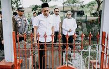 Wamensos Agus Jabo Ziarah ke Makam Aktivis Buruh Marsinah